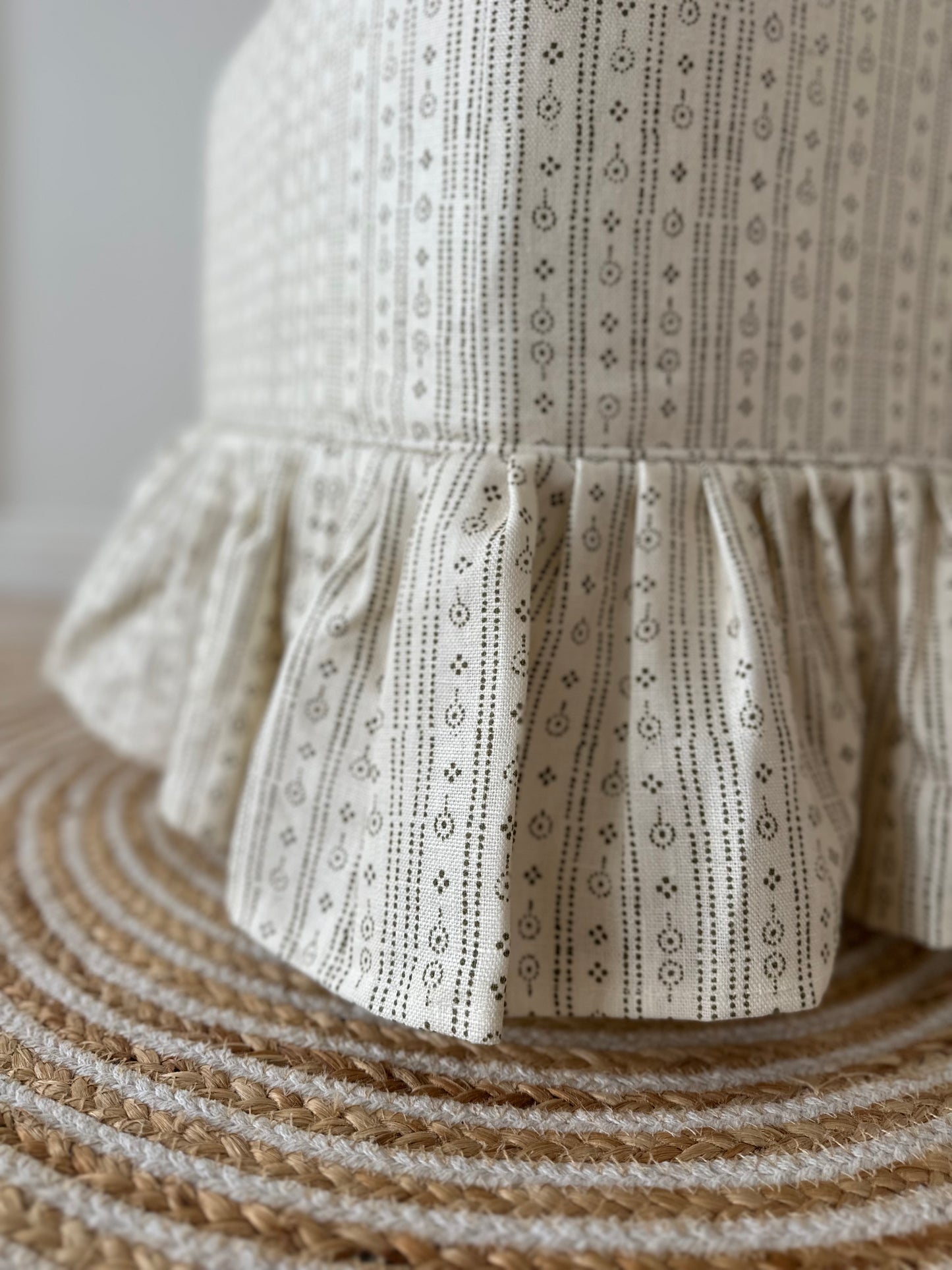 Skapa Ottoman with frill slipcover